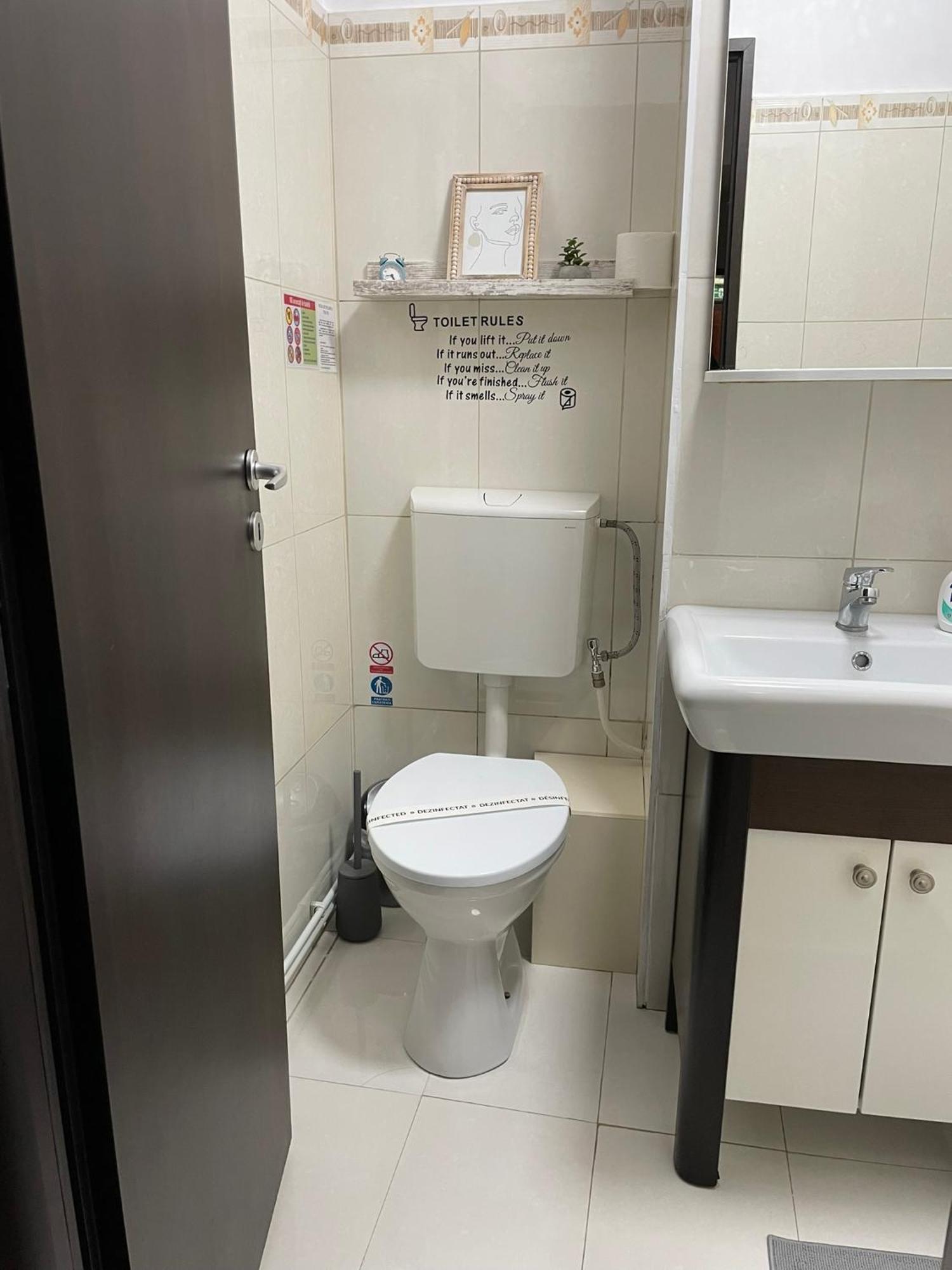Apartament Cina Husi Exteriör bild
